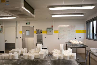Fromagerie De La Ferme De La Grange Fromagerie à Melle
