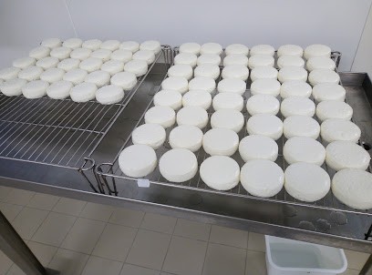 Tomme de l'Aillon. Grenier Emmanuel, Fromagerie à Génissieux