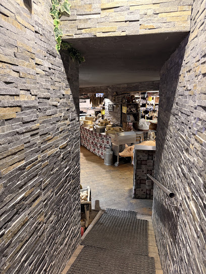La Cave D'orcieres Fromagerie à Orcières