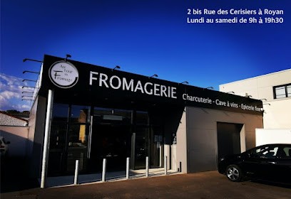 Au Tour Du Fromage - Vice Champion Du Monde Des Fromagers, Fromagerie à Royan