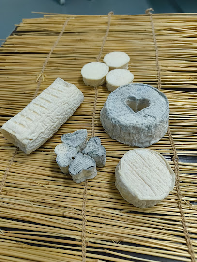 La Ferme De Cécile, Fabricant De Fromage à Plessé